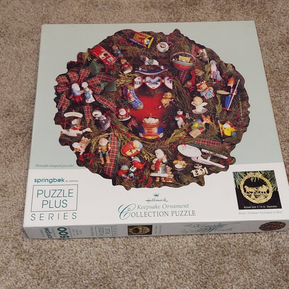 SOLD-NIB Christmas puzzle